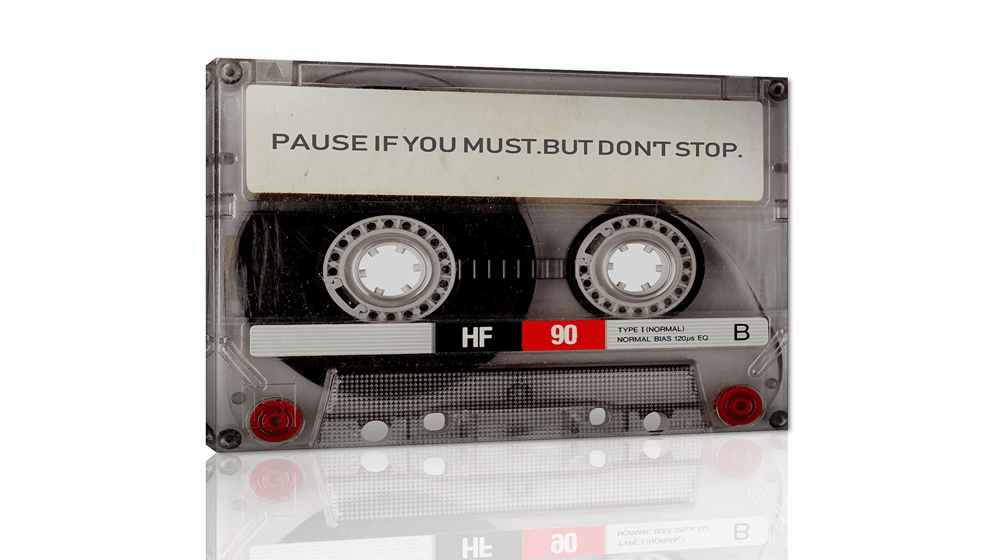 Cita motivacional del cartel de la tarjeta de plata creativa