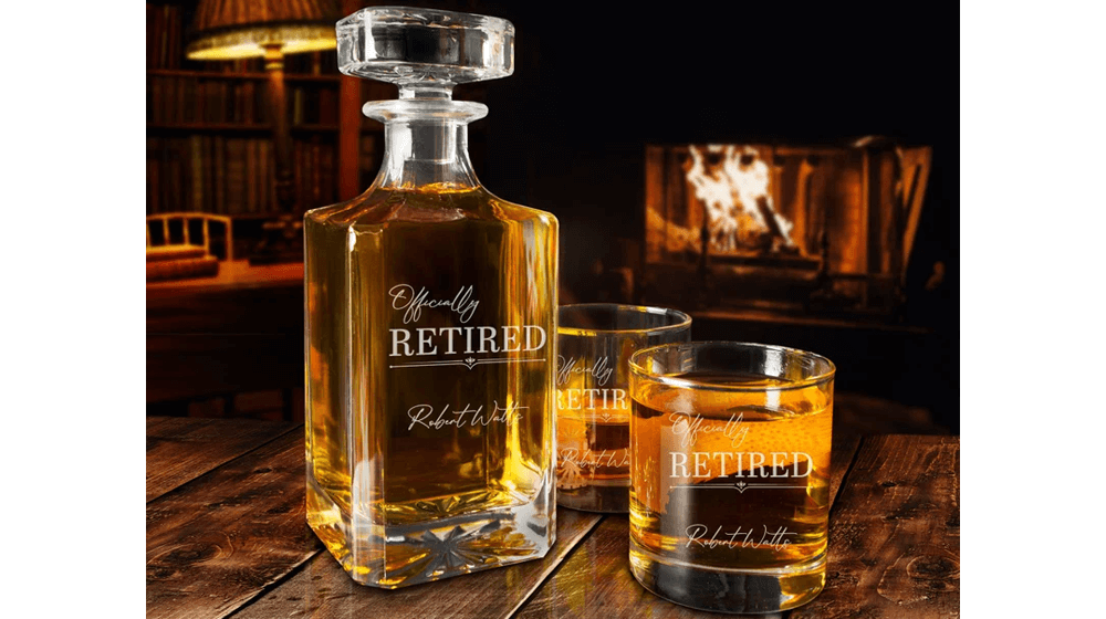 正式に引退したウィスキー デキャンタ セット グラス付き