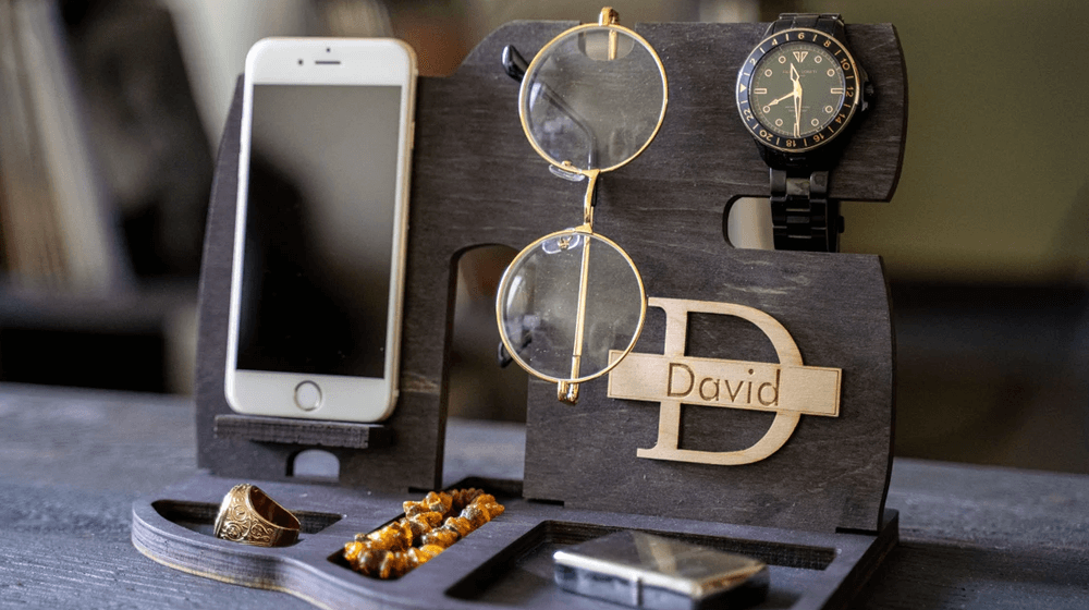 パーソナライズド ドッキング ステーション テック アクセサリー