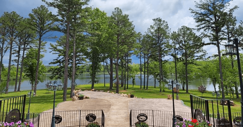 Твин Игл Лейк Резорт