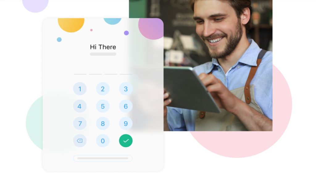 Quiosque de relógio de ponto Connecteam mostrando um PIN pad