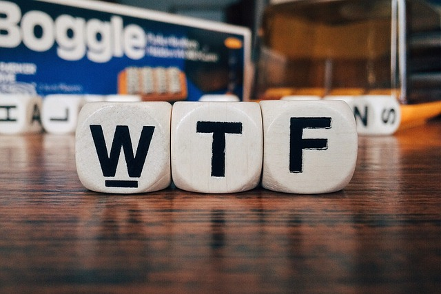 WTF，短信，社交媒體