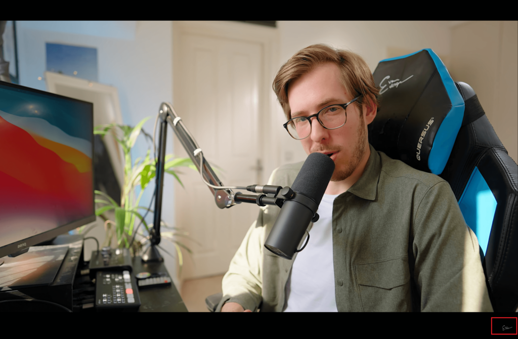 Выравнивание водяного знака видео YouTube