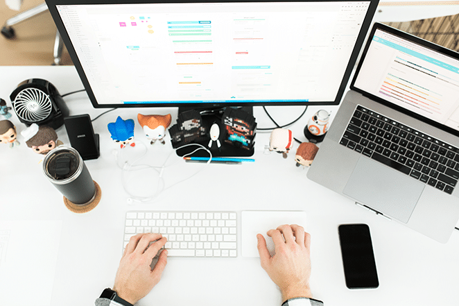 画像最適化ツールフライホイール製品デザイナーと画像を最適化するワードプレスデスクシーン