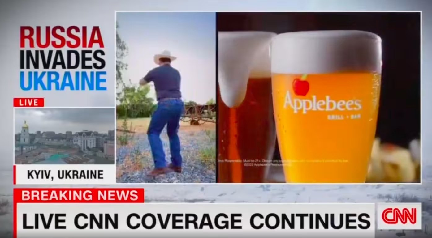 Pazarlamanızda neden çevikliğe ihtiyacınız olduğuna dair bir örnek. Applebee'nin Ukrayna işgaliyle ilgili reklamı.