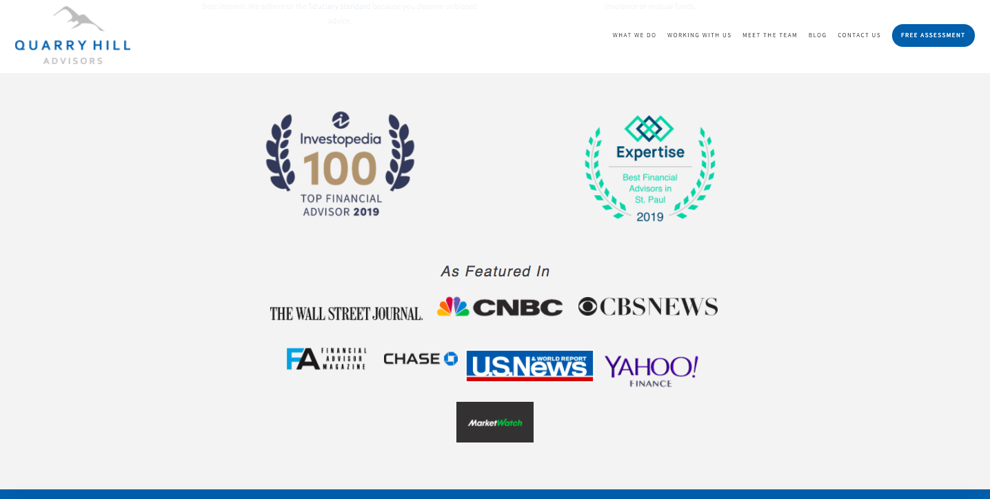 セクションで見られるように採石場の丘の顧問