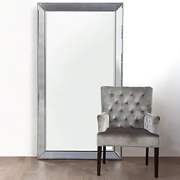 مرآة وكرسي zgallerie