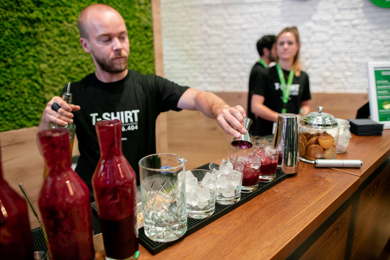 قمصان كوكتيل