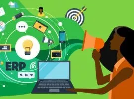 メガホンを持った黒人女性、CRM、ERP、およびその他のビジネスの兆候のフローティングアイコンに囲まれたラップトップ上の彼女の手を示す現代のCXのイラスト。