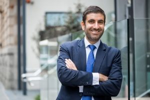 치과 마케팅 서비스를 제공하는 VA 디지털 마케팅 대행사 Fairfax를 운영하는 사업가