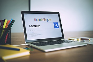 eine Suchmaschine, die SEO-Fehler einer Versicherungsagentur anzeigt